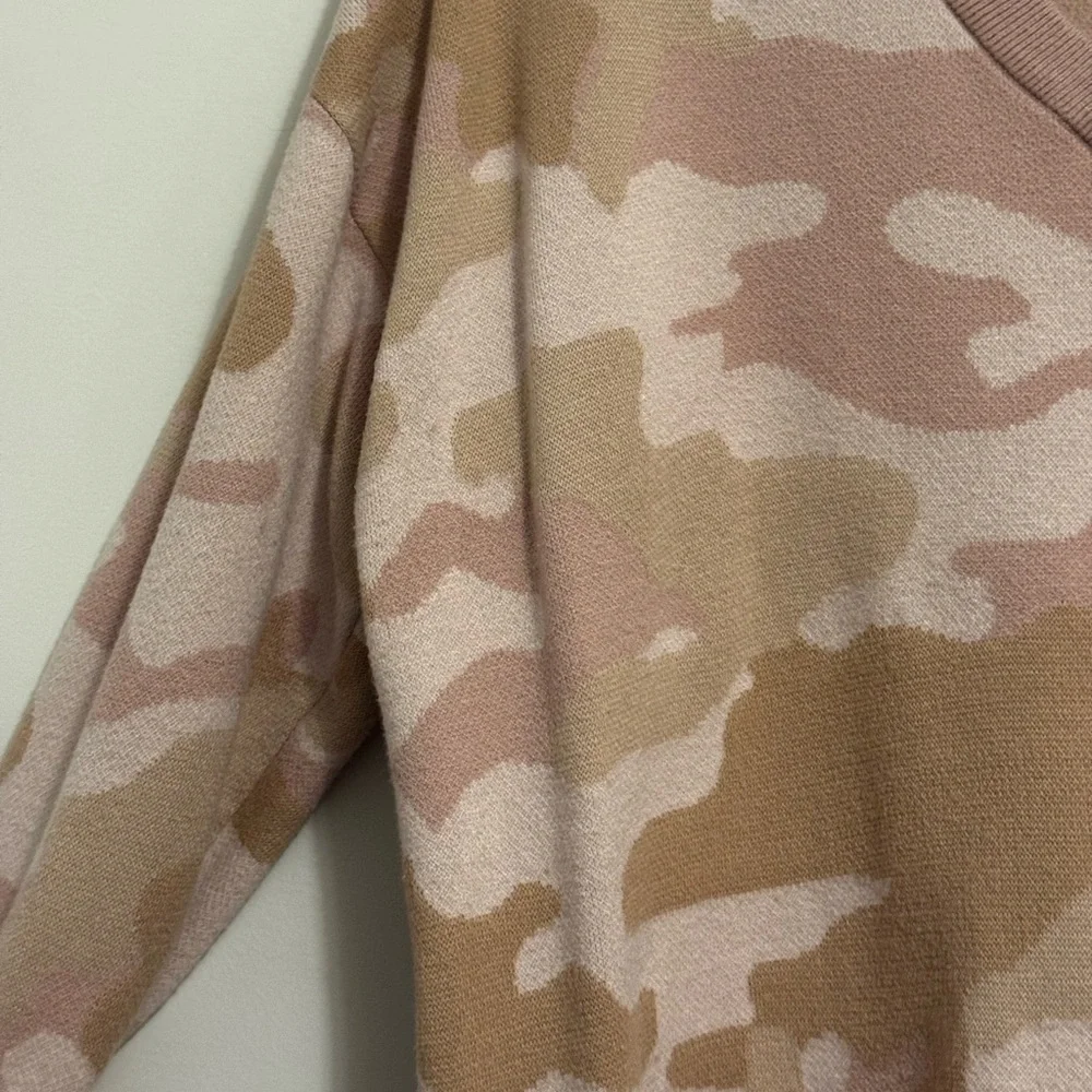 EUC Torrid Camouflage Pink and Tan V Neck Pullover Sweater - Picture 4 of 6
